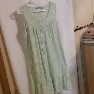 Ava & Bella Green with White Leaves Nightgown Sz Medium